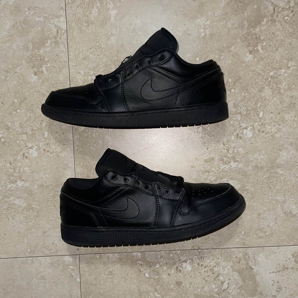 Air Jordan 1 Low ‘Triple Black’